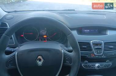 Лифтбек Renault Laguna 2011 в 