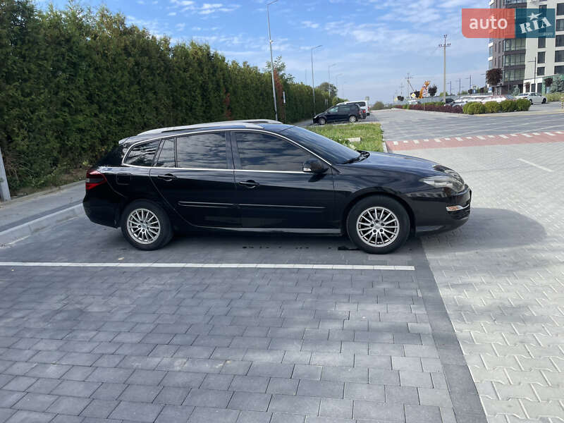 Универсал Renault Laguna 2012 в Городке