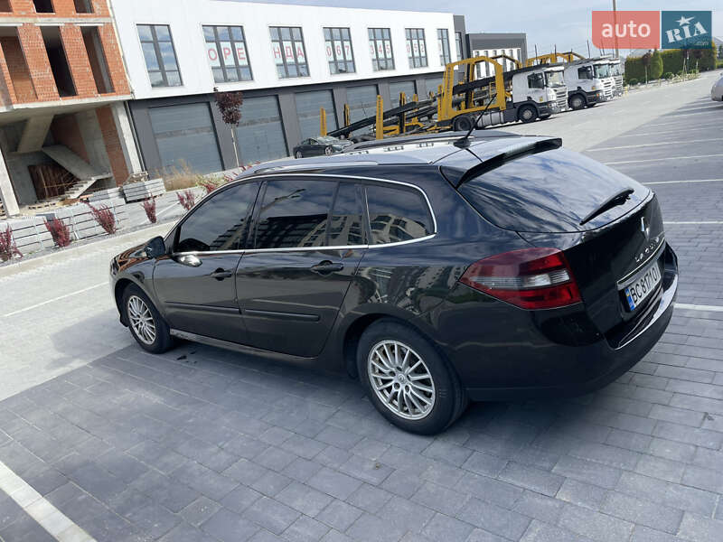 Универсал Renault Laguna 2012 в Городке