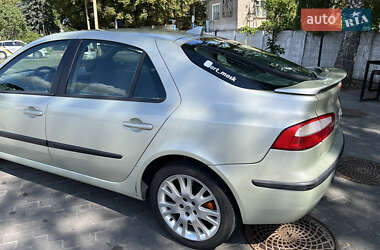 Лифтбек Renault Laguna 2003 в 