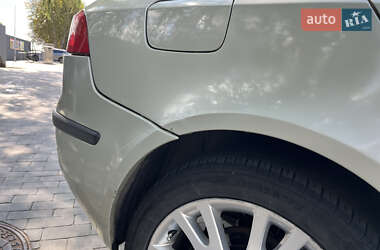 Лифтбек Renault Laguna 2003 в 
