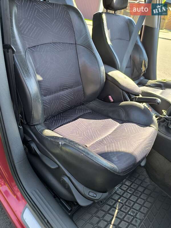 Ліфтбек Renault Laguna 2002 в Дрогобичі