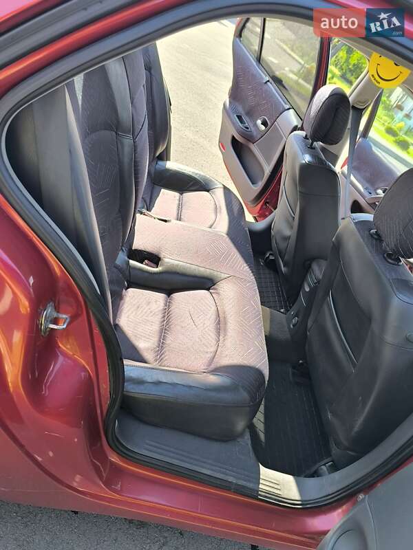 Ліфтбек Renault Laguna 2002 в Дрогобичі