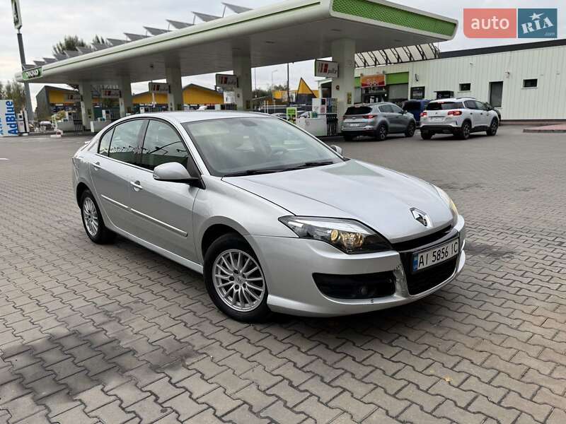 Лифтбек Renault Laguna 2011 в 