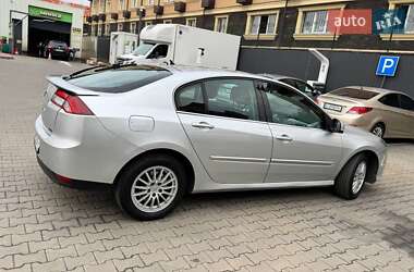 Лифтбек Renault Laguna 2011 в 
