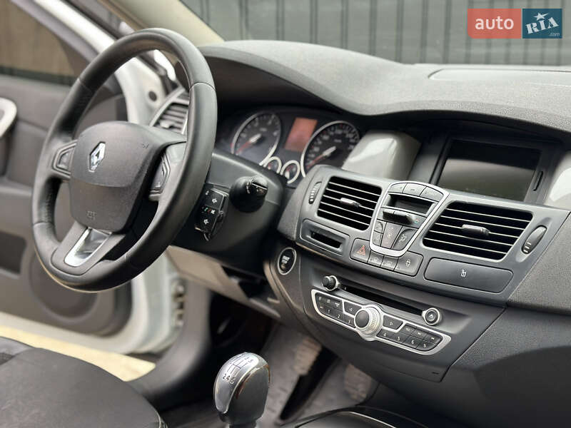 Универсал Renault Laguna 2011 в Шпикове фото 15 Универсал Renault Laguna 2011 в Шпикове