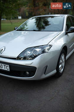 Ліфтбек Renault Laguna 2010 в 