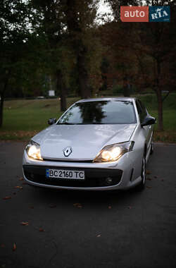 Ліфтбек Renault Laguna 2010 в 