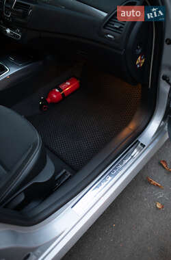 Ліфтбек Renault Laguna 2010 в 