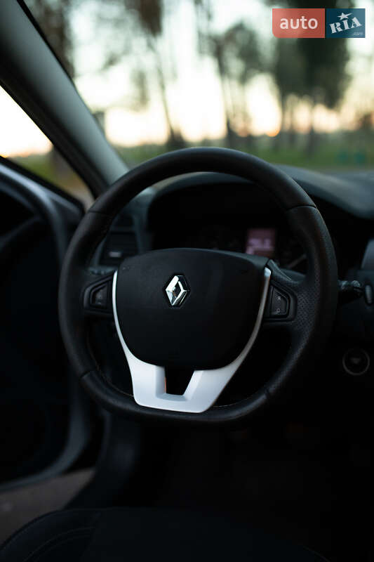 Лифтбек Renault Laguna 2010 в Киеве фото 38 Лифтбек Renault Laguna 2010 в Киеве