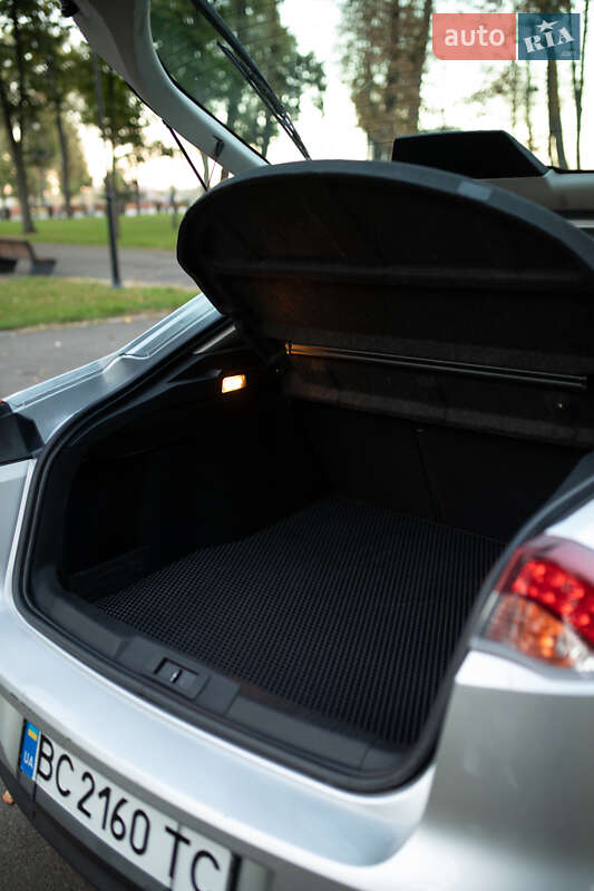 Лифтбек Renault Laguna 2010 в Киеве фото 50 Лифтбек Renault Laguna 2010 в Киеве