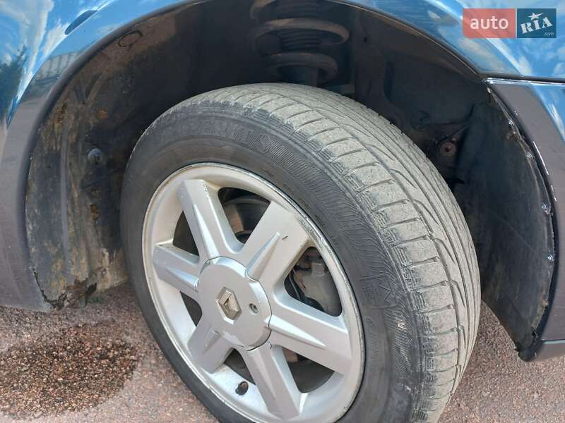 Универсал Renault Laguna 2004 в Чернигове