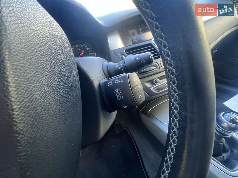 Універсал Renault Laguna 2013 в Києві фото 26 Універсал Renault Laguna 2013 в Києві