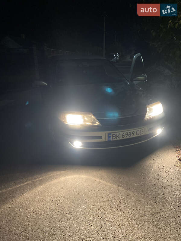 Лифтбек Renault Laguna 2002 в Ровно