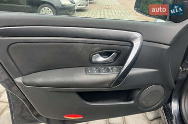 Лифтбек Renault Laguna 2009 в 