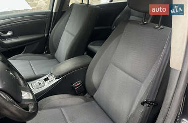 Лифтбек Renault Laguna 2009 в 