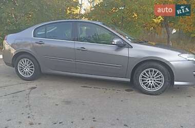 Лифтбек Renault Laguna 2011 в 