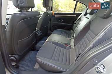 Лифтбек Renault Laguna 2011 в 