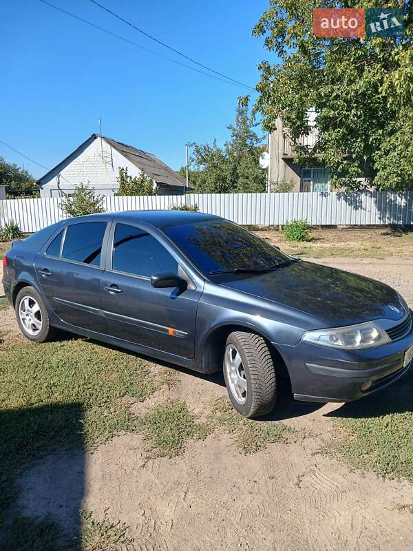 Лифтбек Renault Laguna 2002 в Синельниково