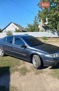 Ліфтбек Renault Laguna 2002 в  фото 3 Ліфтбек Renault Laguna 2002 в