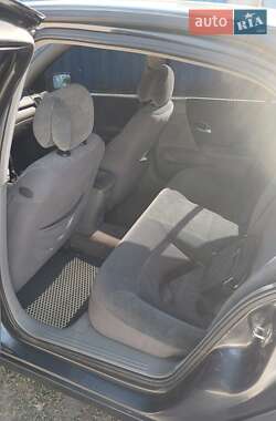 Ліфтбек Renault Laguna 2002 в  фото 7 Ліфтбек Renault Laguna 2002 в