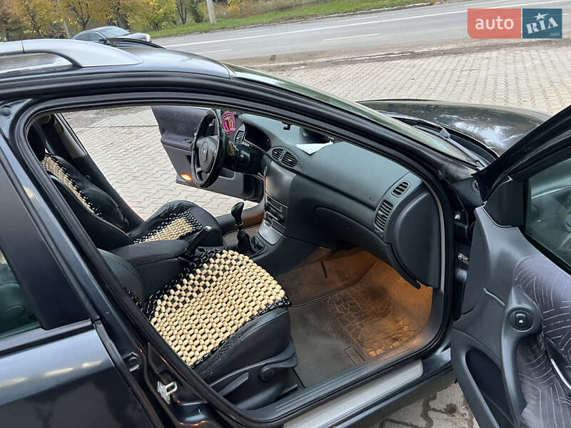 Універсал Renault Laguna 2001 в Чернівцях