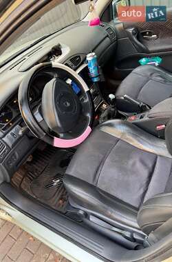 Универсал Renault Laguna 2001 в  фото 12 Универсал Renault Laguna 2001 в