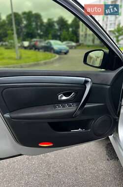 Лифтбек Renault Laguna 2008 в 