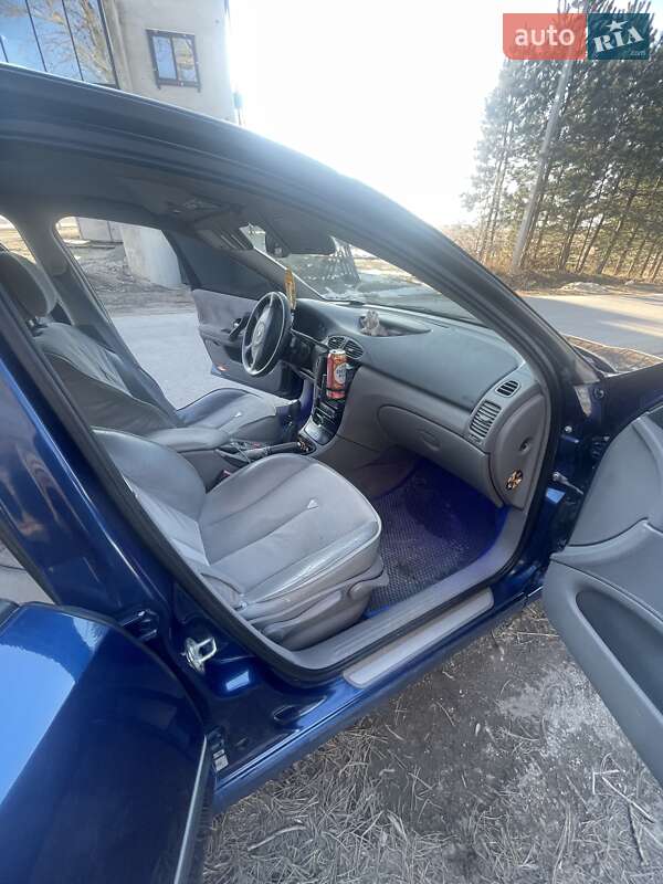 Лифтбек Renault Laguna 2003 в Тернополе