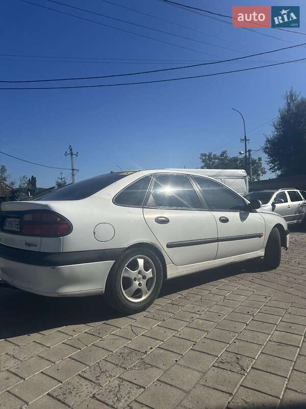 Лифтбек Renault Laguna 2000 в Ужгороде