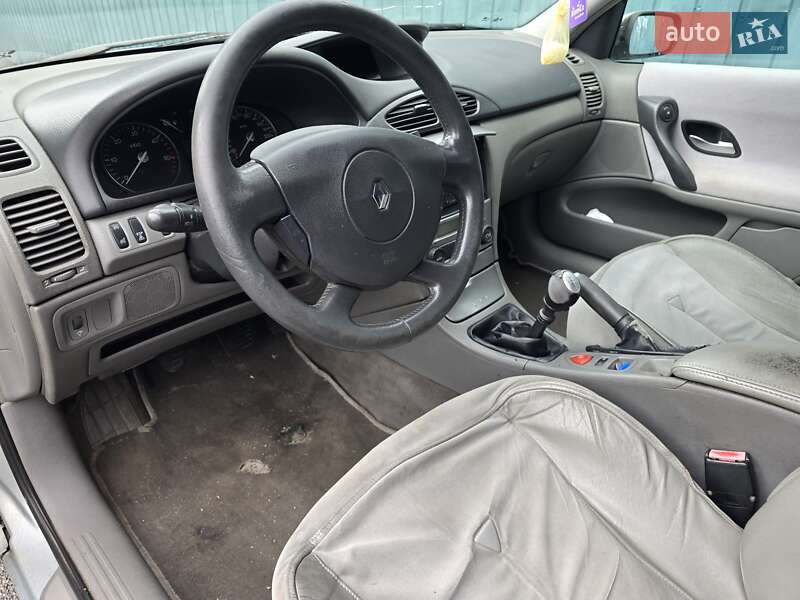 Лифтбек Renault Laguna 2001 в Киеве