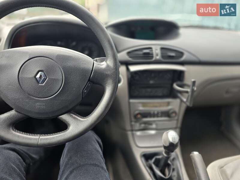 Лифтбек Renault Laguna 2001 в Киеве