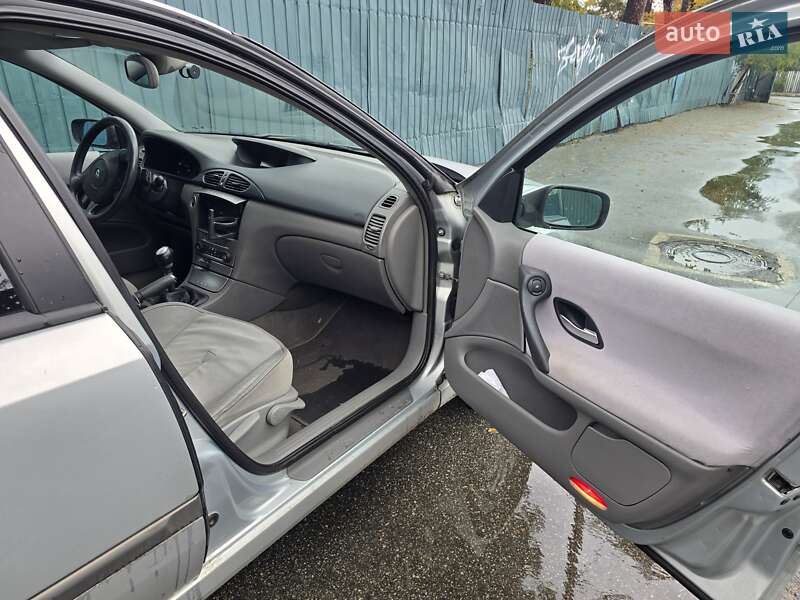 Лифтбек Renault Laguna 2001 в Киеве
