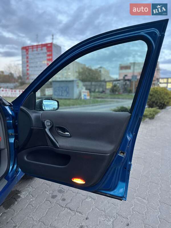 Ліфтбек Renault Laguna 2001 в Львові фото 14 Ліфтбек Renault Laguna 2001 в Львові