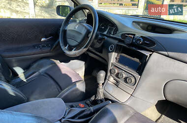 Ліфтбек Renault Laguna 2001 в  фото 24 Ліфтбек Renault Laguna 2001 в