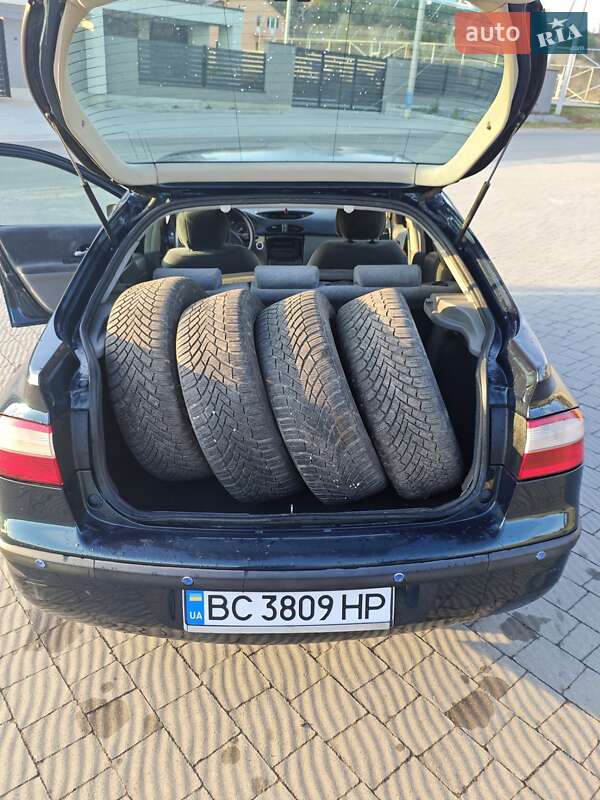 Ліфтбек Renault Laguna 2002 в Львові