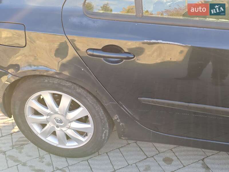 Ліфтбек Renault Laguna 2002 в Львові