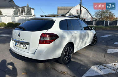Універсал Renault Laguna 2011 в  фото 24 Універсал Renault Laguna 2011 в