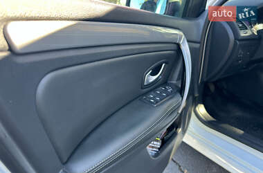 Універсал Renault Laguna 2011 в  фото 37 Універсал Renault Laguna 2011 в