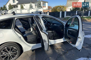 Універсал Renault Laguna 2011 в  фото 59 Універсал Renault Laguna 2011 в