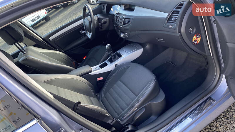 Ліфтбек Renault Laguna 2009 в Луцьку