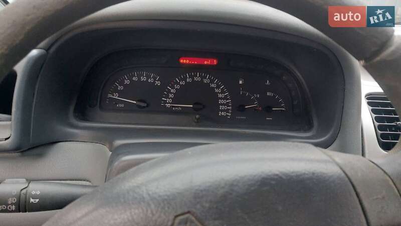 Универсал Renault Laguna 2000 в Березане