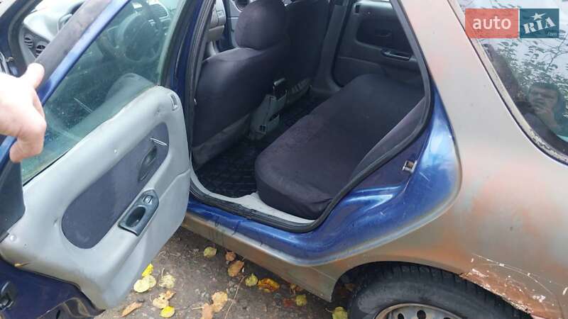 Универсал Renault Laguna 2000 в Березане