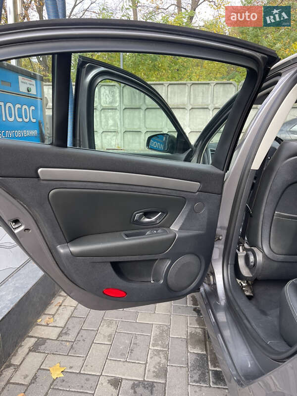 Лифтбек Renault Laguna 2014 в Днепре