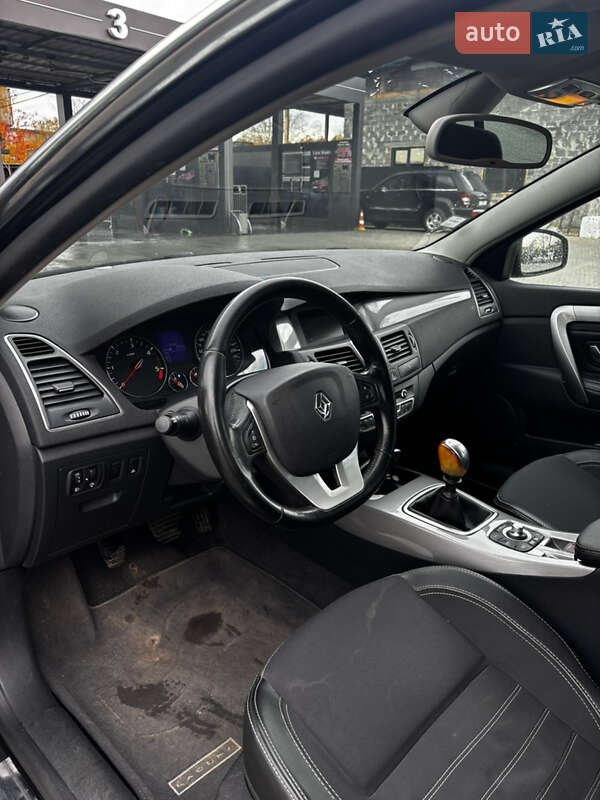 Универсал Renault Laguna 2011 в Калуше