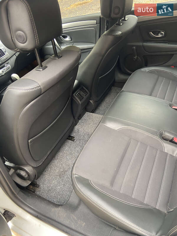 Универсал Renault Laguna 2011 в Полтаве фото 18 Универсал Renault Laguna 2011 в Полтаве