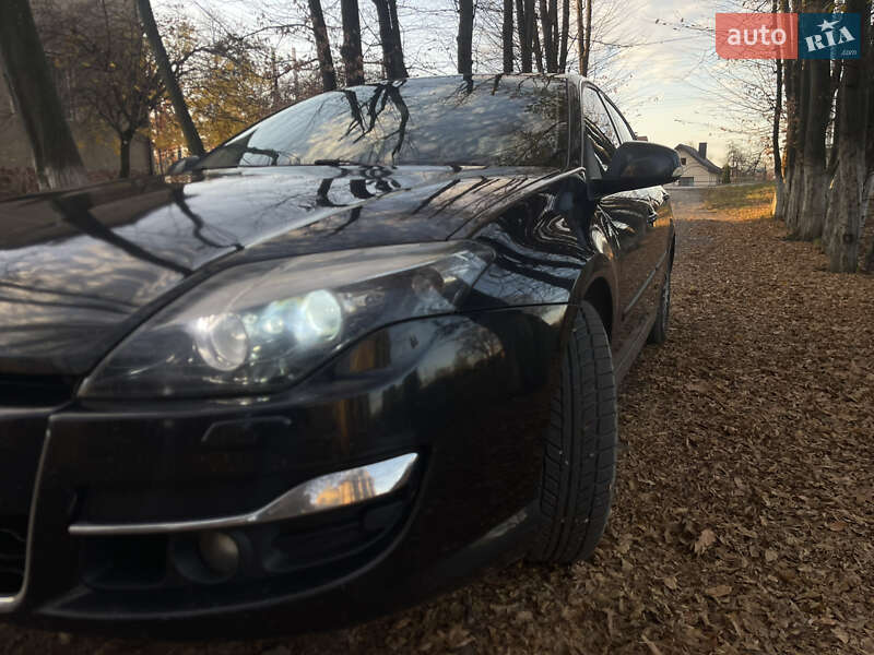 Лифтбек Renault Laguna 2011 в Ивано-Франковске фото 3 Лифтбек Renault Laguna 2011 в Ивано-Франковске