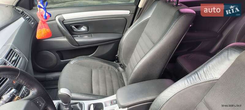 Универсал Renault Laguna 2008 в Каменском фото 12 Универсал Renault Laguna 2008 в Каменском