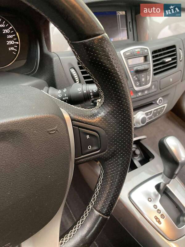 Лифтбек Renault Laguna 2012 в Киеве