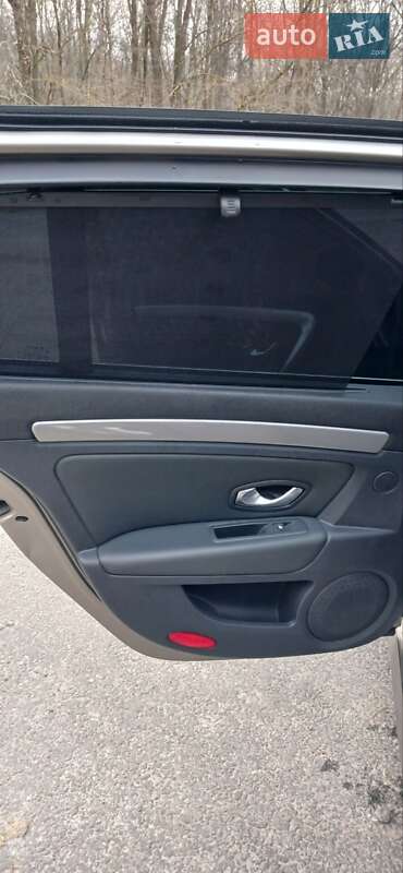 Универсал Renault Laguna 2011 в Ромнах